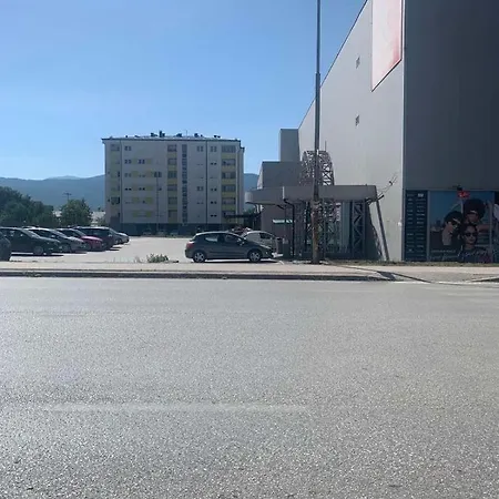 Good Day- Stan Na Dan Sa Garazom Lukavica