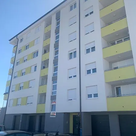 Good Day- Stan Na Dan Sa Garazom Apartment Lukavica