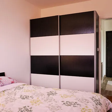 Apartment Good Day- Stan Na Dan Sa Garazom Lukavica